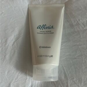 Affinia Facial Scrub - 4 oz. - sealed